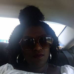 Meet your Posher, Amira